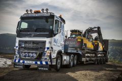 Roof Bar + Spot Lamps For Volvo FH4 2013-2021 Low Standard Sleeper Cab